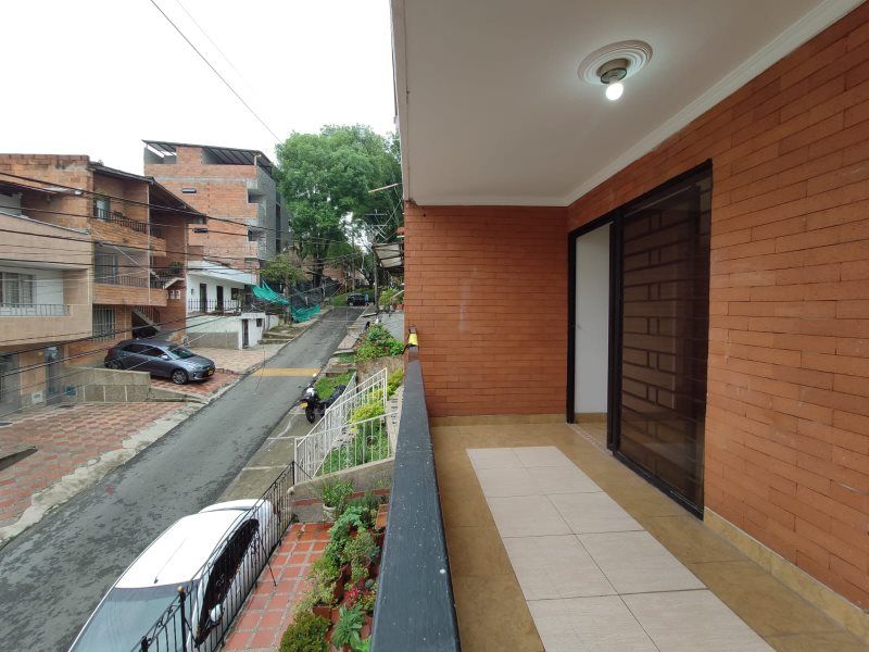 Casa en venta Antioquia Medellín Florencia 138 m2 Habitaciones 4 Baños 2 Garajes 0 Precio $410000000