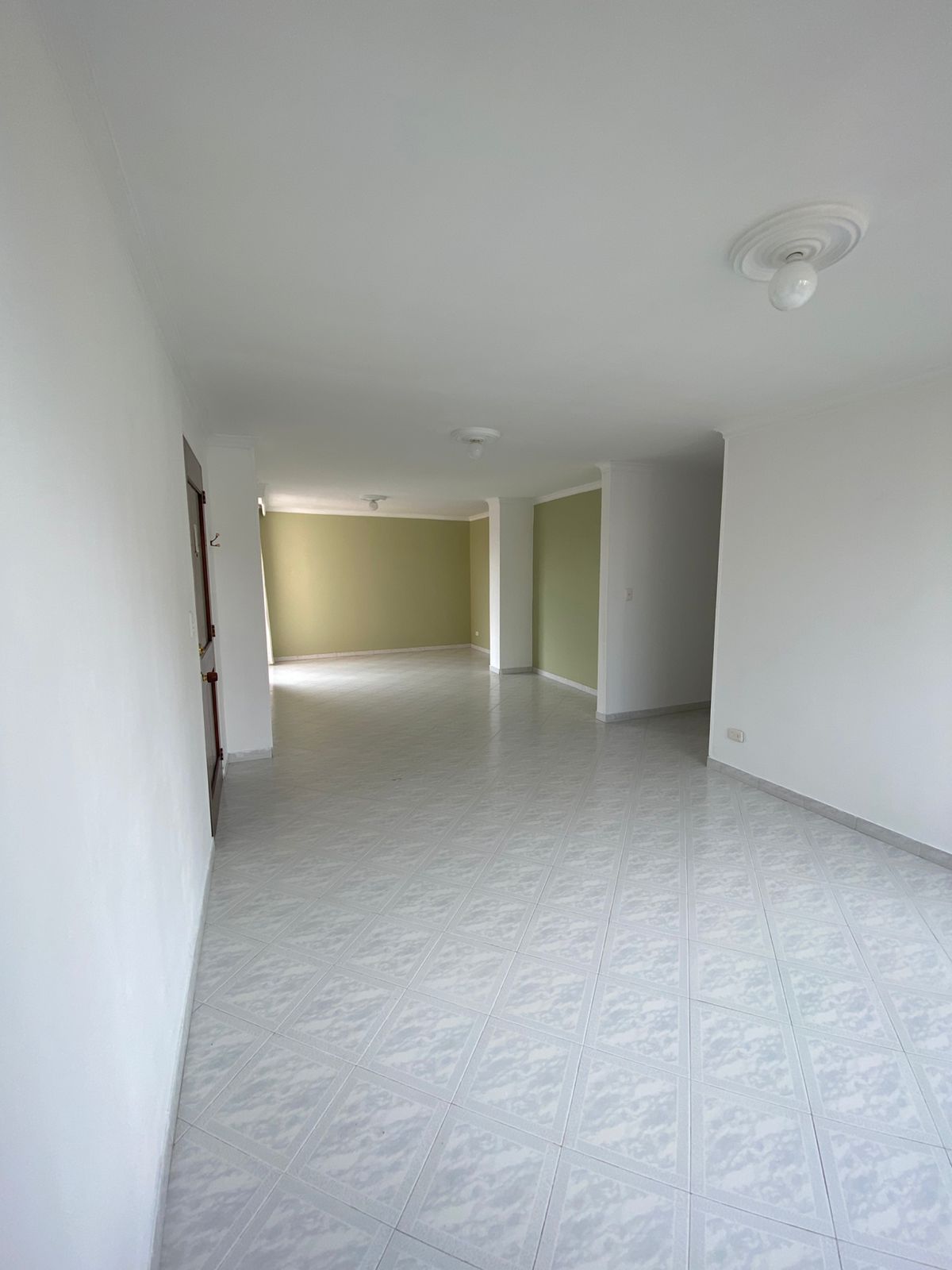 Apartamento en arriendo Antioquia Medellín Simon Bolivar 115 m2 Habitaciones 3 Baños 2 Garajes 1 Precio $3800000