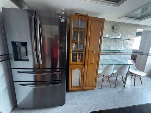 Apartamento en arriendo Antioquia Medellín Urbanizacion Los Laureles 145 m2 Habitaciones 4 Baños 4 Garajes 2 Precio $7000000