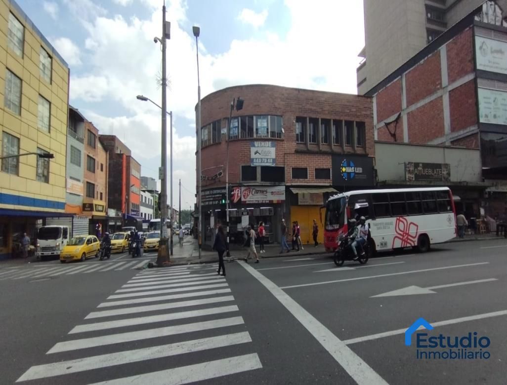 Edificio en venta Antioquia Medellín San Benito 622 m2 Habitaciones 0 Baños 2 Garajes 0 Precio $5000000000