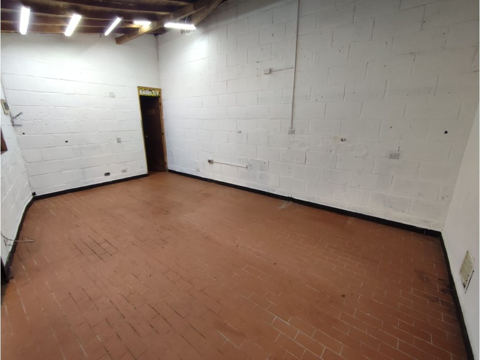 Lote en arriendo Antioquia Medellín Pajarito 45 m2 Habitaciones 0 Baños 1 Garajes 0 Precio $1700000