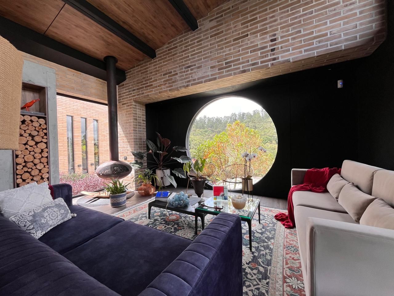 Casa en arriendo Antioquia Envigado Cumbres 250 m2 Habitaciones 2 Baños 3 Garajes 6 Precio $22800000