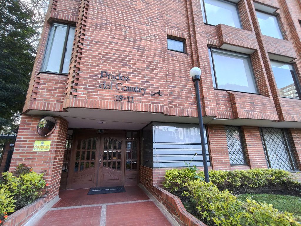 Apartamento en arriendo Cundinamarca Bogotá Country Club 96 m2 Habitaciones 3 Baños 2 Garajes 2 Precio $3890000