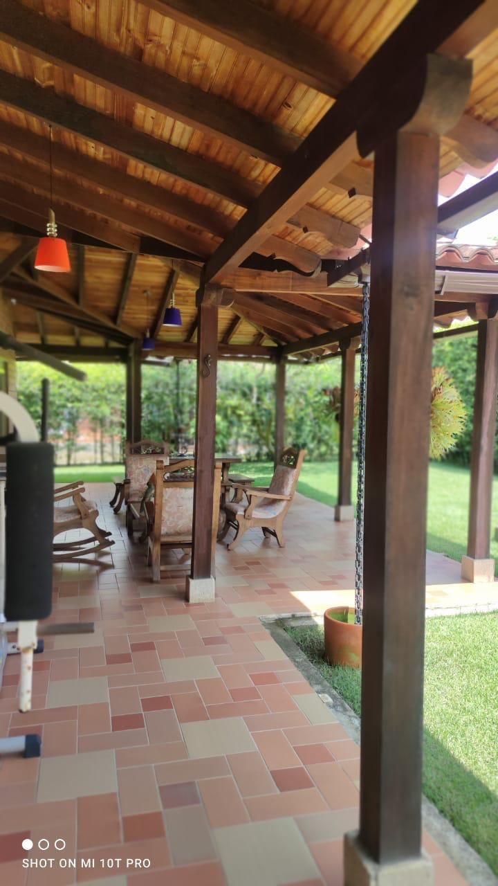 Casa en venta Valle Del Cauca Cali Nn 360 m2 Habitaciones 3 Baños 5 Garajes 5 Precio $1300000000