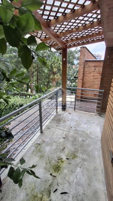 Casa en arriendo Antioquia Envigado Loma De Los Benedictinos 230 m2 Habitaciones 3 Baños 4 Garajes 1 Precio $9000000