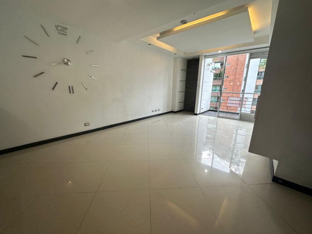 Apartamento en arriendo Antioquia Medellín Naranjal 120 m2 Habitaciones 2 Baños 2 Garajes 1 Precio $5300000