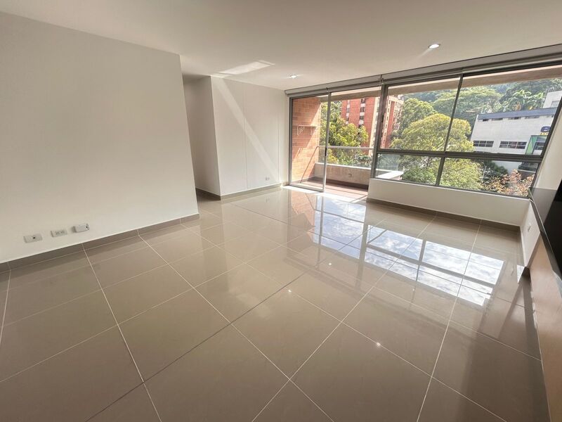 Apartamento en arriendo Antioquia Medellín Castropol 98 m2 Habitaciones 3 Baños 2 Garajes 2 Precio $5100000