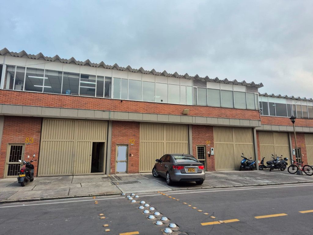 Bodega en arriendo Cundinamarca Bogotá Florida Blanca Norte 263 m2 Habitaciones 0 Baños 3 Garajes 1 Precio $12086000