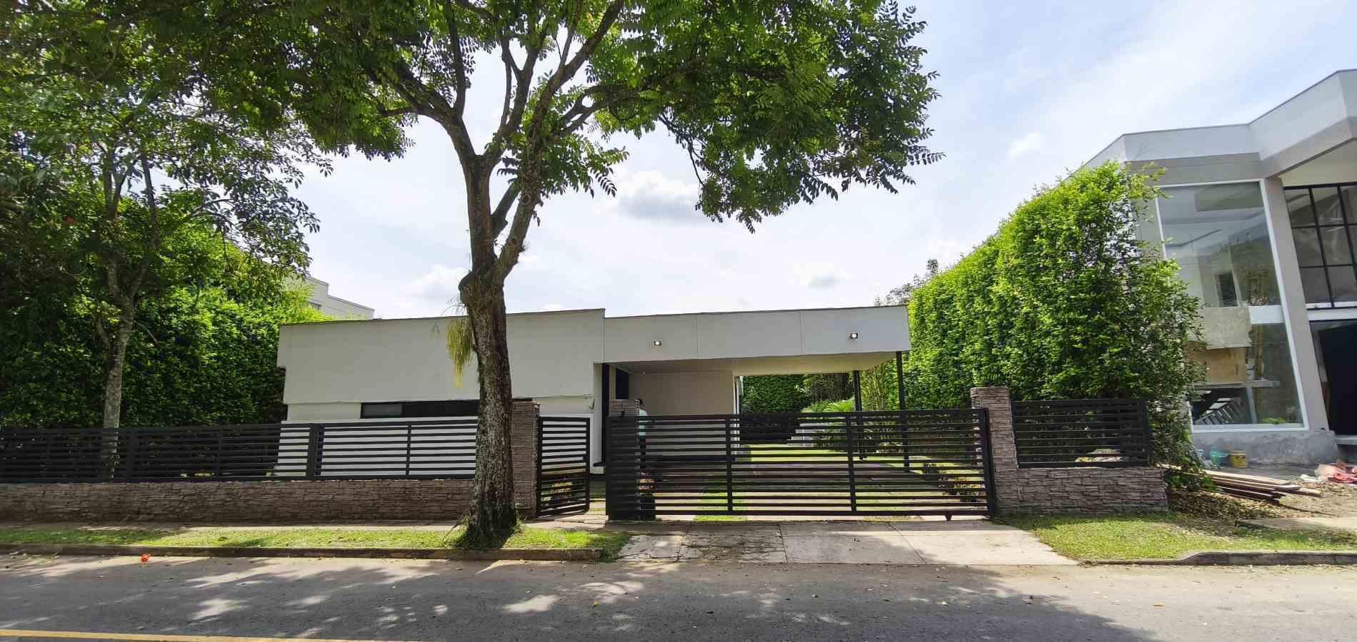 Casa en venta Valle Del Cauca Jamundí Cn Valle Verde 220 m2 Habitaciones 3 Baños 4 Garajes 2 Precio $879000000