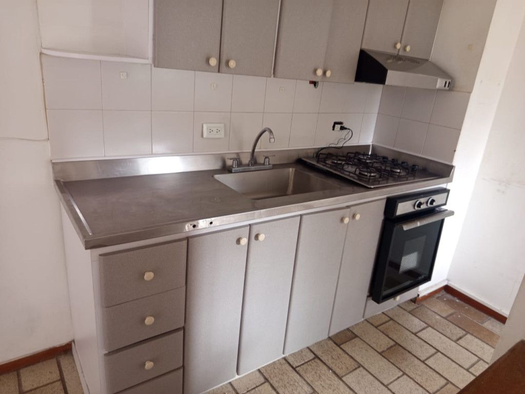 Apartamento en arriendo Antioquia Medellín Loma De Los Bernal 52 m2 Habitaciones 2 Baños 1 Garajes 1 Precio $2500000