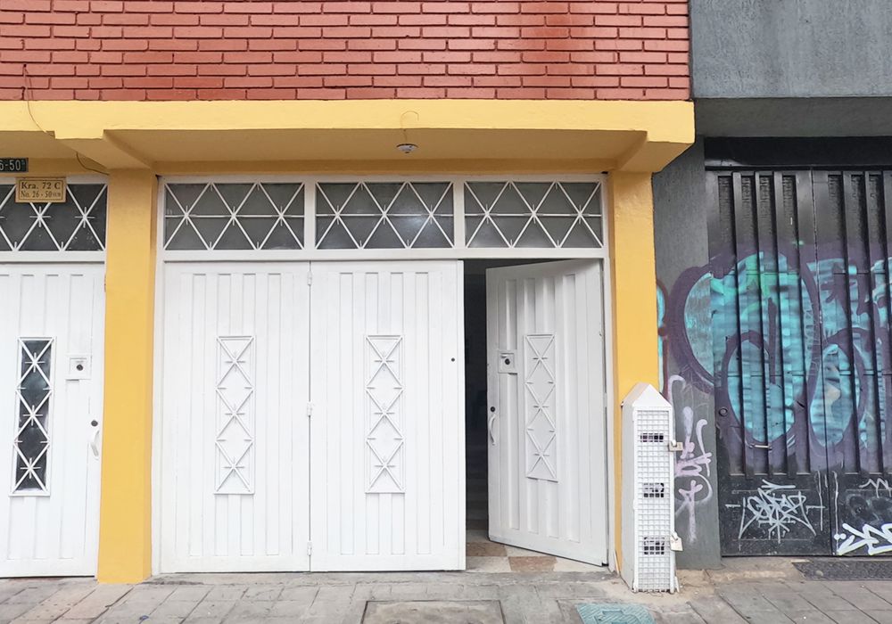 Local en arriendo Cundinamarca Bogotá Super Manzana 1 30 m2 Habitaciones 0 Baños 1 Garajes 0 Precio $1800000