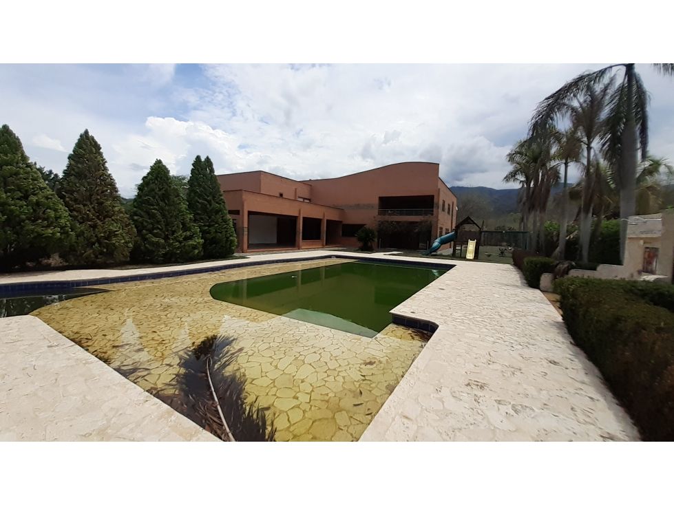 Finca en venta Antioquia Santafé De Antioquia Santafé De Antioquia 3500 m2 Habitaciones 8 Baños 10 Garajes 7 Precio $2280000000