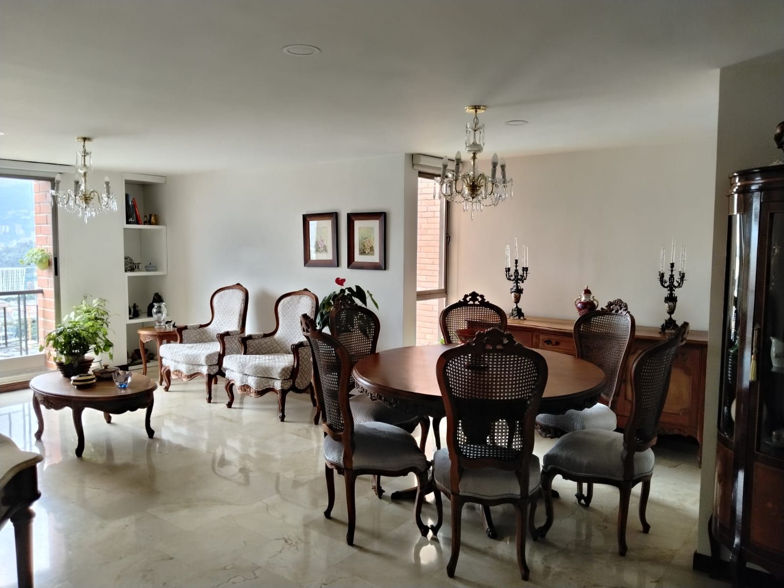 Apartamento en arriendo Antioquia Medellín Castropol 125 m2 Habitaciones 3 Baños 3 Garajes 2 Precio $5650000