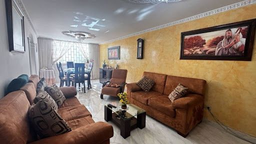 Casa en venta Cundinamarca Bogotá El Cedro 200 m2 Habitaciones 3 Baños 2 Garajes 3 Precio $550000000