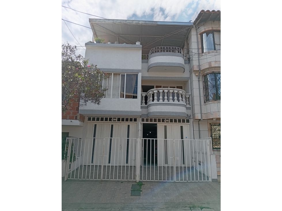 Casa en venta Valle Del Cauca Palmira El Trébol 210 m2 Habitaciones 6 Baños 5 Garajes 2 Precio $420000000