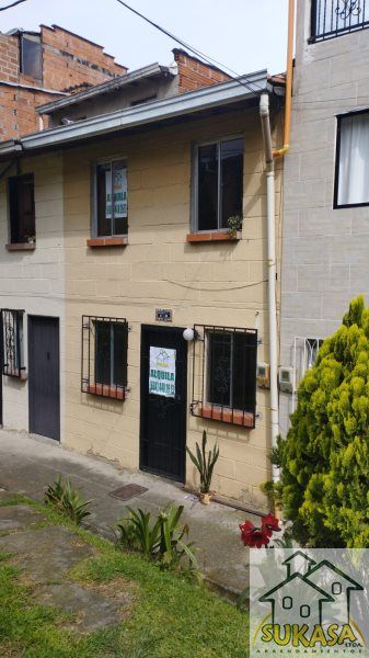 Apartamento en arriendo Antioquia Medellín Santa Rosa De Lima 80 m2 Habitaciones 3 Baños 1 Garajes 0 Precio $1250000