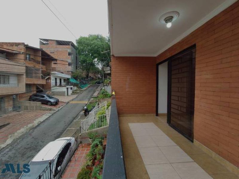 Casa en venta Antioquia Medellín Florencia 138 m2 Habitaciones 4 Baños 2 Garajes 0 Precio $410000000
