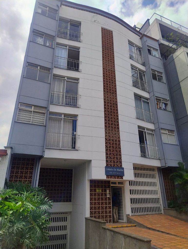 Apartamento en arriendo Antioquia Medellín Rosales 65 m2 Habitaciones 2 Baños 2 Garajes 1 Precio $2650000