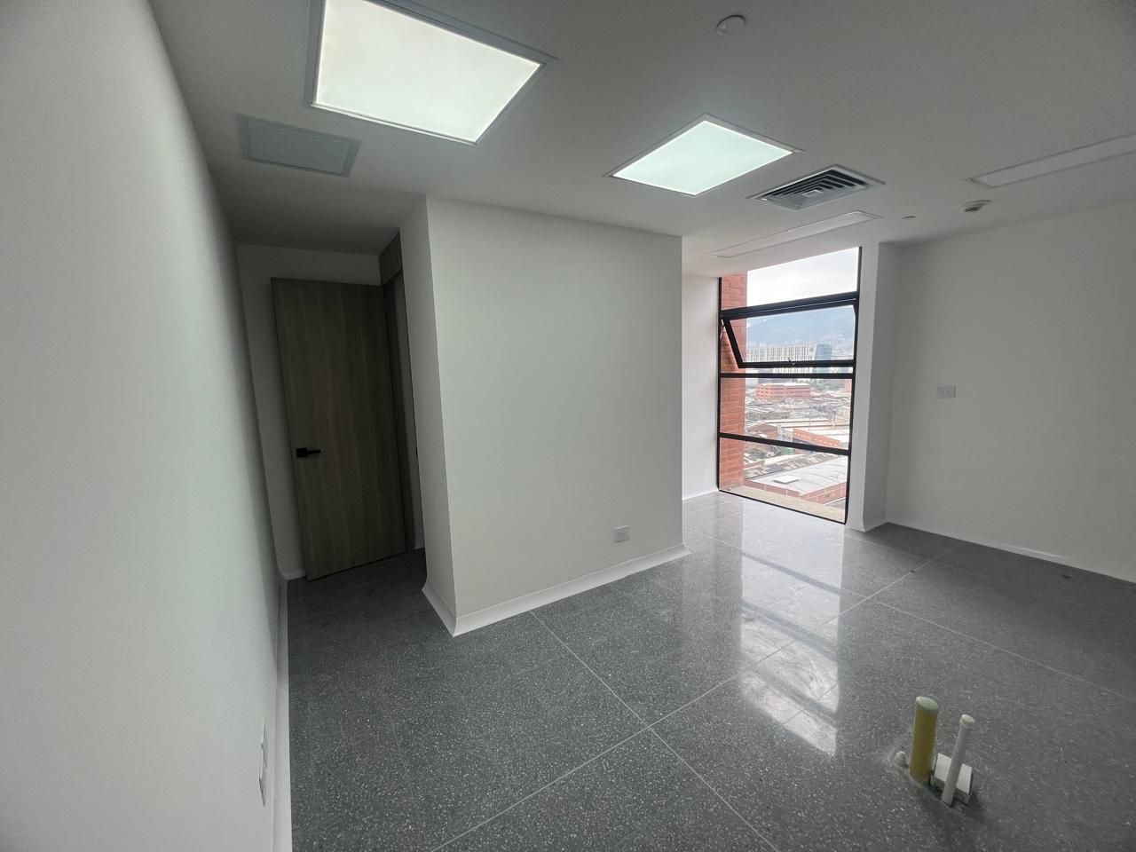 Consultorio en arriendo Antioquia Medellín San Diego 37 m2 Habitaciones 0 Baños 1 Garajes 1 Precio $4700000