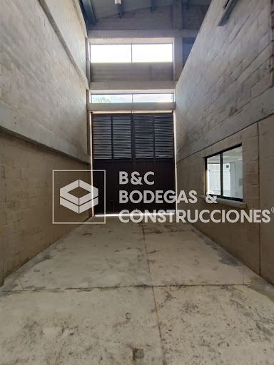 Bodega en arriendo Antioquia La Estrella Ancón San Martín 260 m2 Habitaciones 0 Baños 2 Garajes 2 Precio $10000000