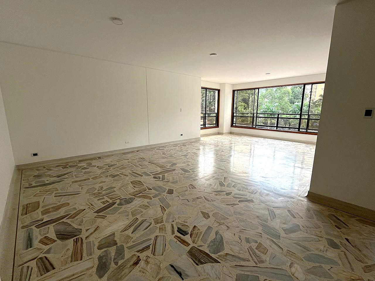 Apartamento en venta Valle Del Cauca Cali Santa Teresita 217 m2 Habitaciones 3 Baños 3 Garajes 2 Precio $800000000