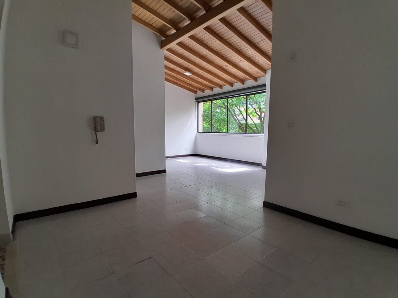 Apartamento en arriendo Antioquia Envigado El Portal 97 m2 Habitaciones 3 Baños 2 Garajes 1 Precio $3500000