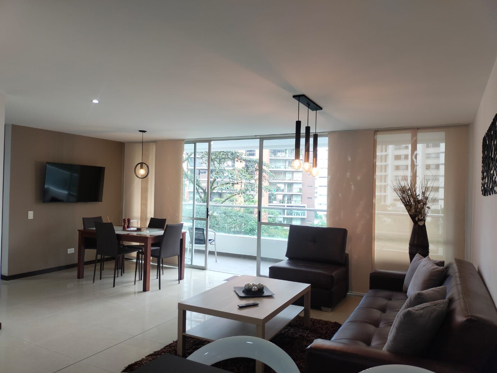 Apartamento en arriendo Antioquia Medellín El Tesoro 100 m2 Habitaciones 3 Baños 2 Garajes 2 Precio $7650000