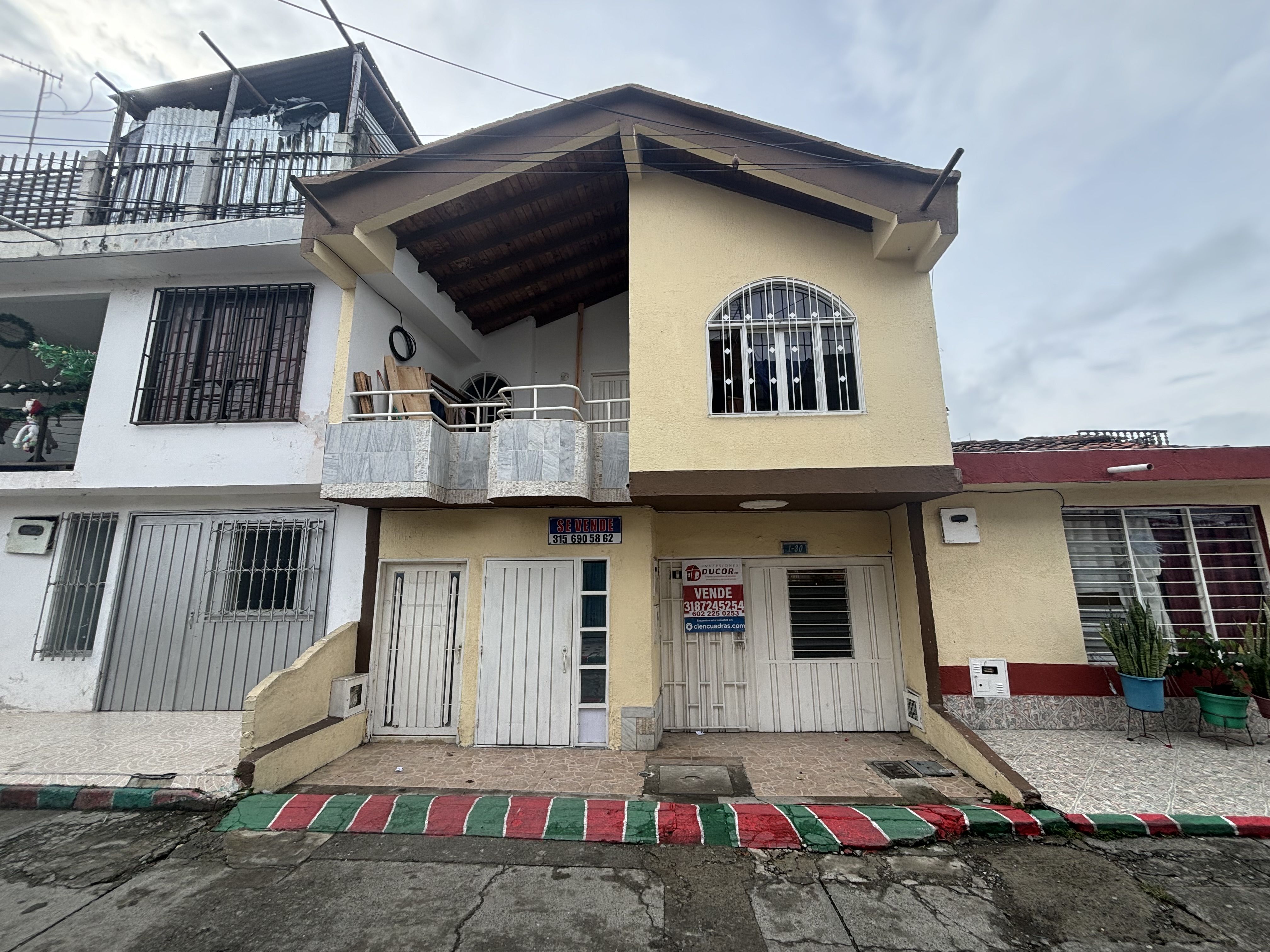 Casa en venta Valle Del Cauca Tuluá San Pedro Claver 180 m2 Habitaciones 6 Baños 3 Garajes 1 Precio $220000000