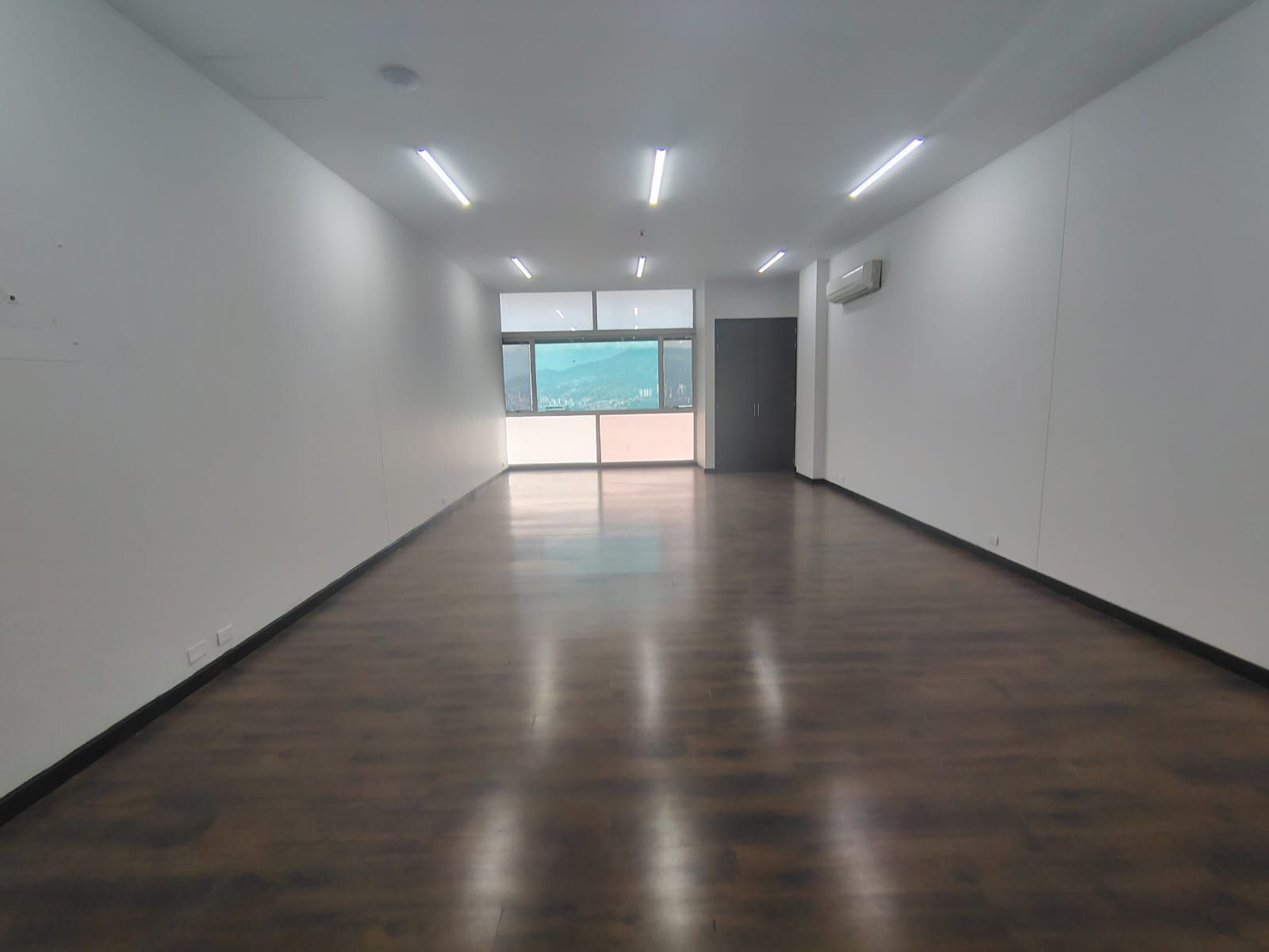 Oficina en arriendo Antioquia Medellín Las Lomas No 1 67 m2 Habitaciones 0 Baños 1 Garajes 1 Precio $6400000