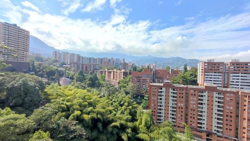 Apartamento en venta Antioquia Envigado El Esmeraldal 60 m2 Habitaciones 2 Baños 2 Garajes 2 Precio $572000000