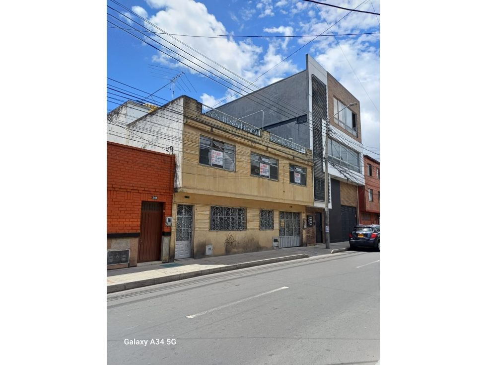 Casa en venta Cundinamarca Bogotá Galan 240 m2 Habitaciones 7 Baños 2 Garajes 3 Precio $850000000