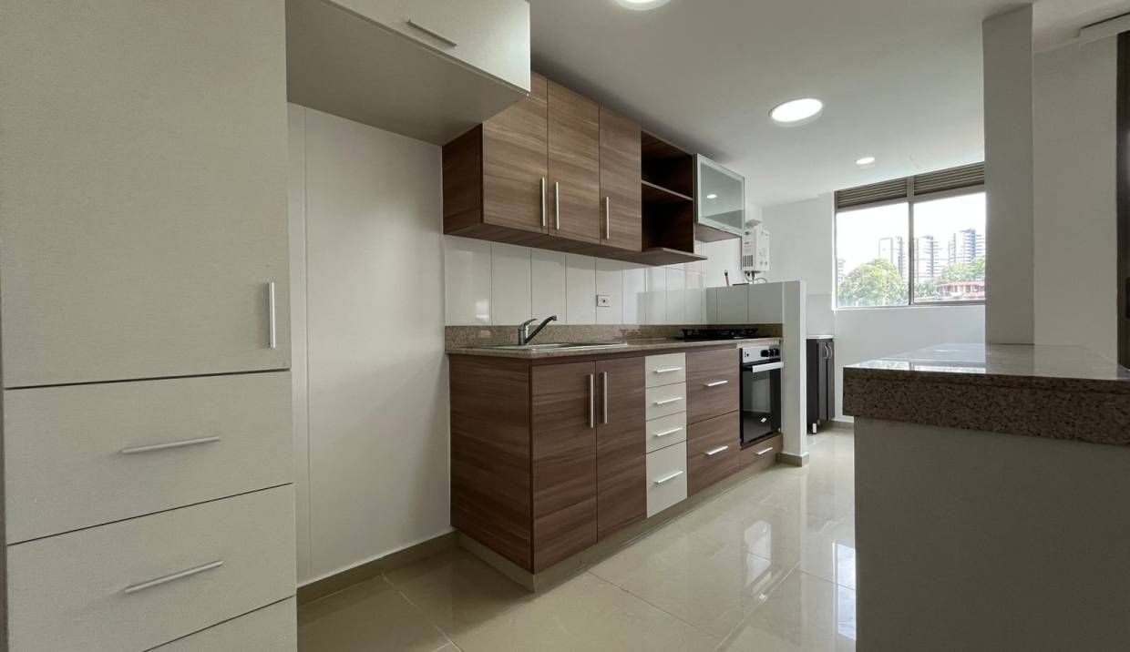 Apartamento en arriendo Antioquia Envigado Jardines 95 m2 Habitaciones 3 Baños 3 Garajes 0 Precio $4100000
