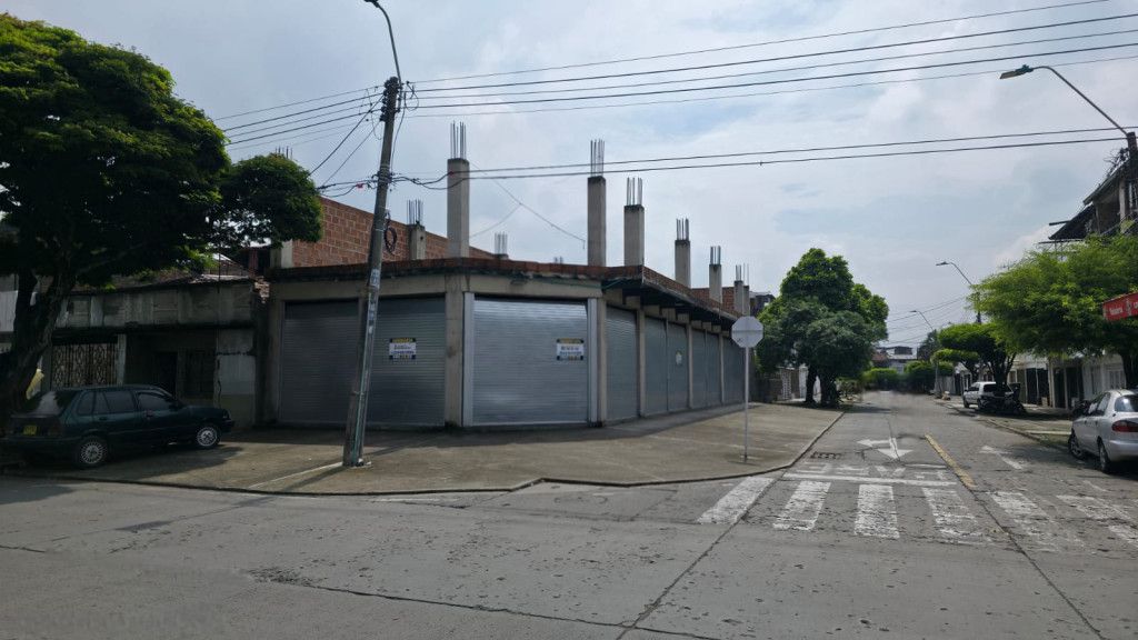 Local en arriendo Valle Del Cauca Cali Santa Elena 200 m2 Habitaciones 0 Baños 1 Garajes 0 Precio $5000000