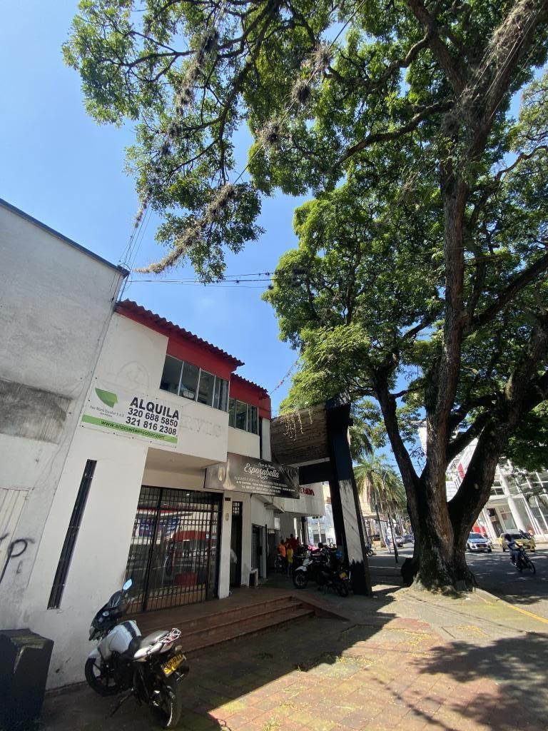 Oficina en arriendo Valle Del Cauca Cali Santa Mónica 150 m2 Habitaciones 0 Baños 3 Garajes 0 Precio $1500000