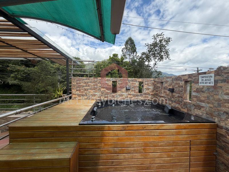 Casa en venta Antioquia Barbosa Centro 420 m2 Habitaciones 6 Baños 9 Garajes 1 Precio $1000000000