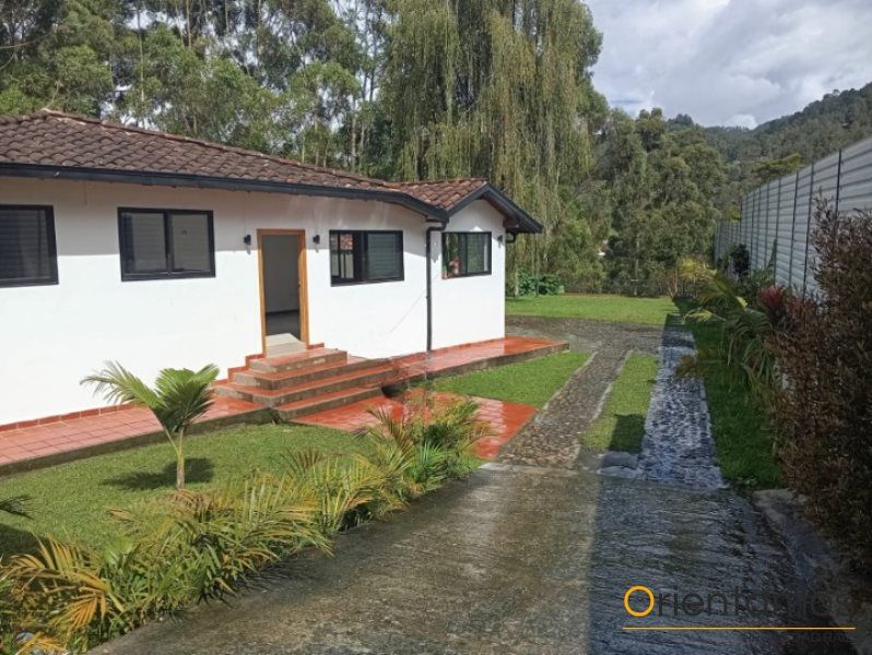 Finca en arriendo Antioquia El Retiro El Retiro 1000 m2 Habitaciones 4 Baños 3 Garajes 0 Precio $10000000