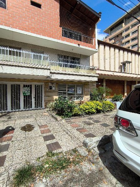 Apartamento en arriendo Antioquia Medellín San Joaquin 236 m2 Habitaciones 5 Baños 3 Garajes 1 Precio $6200000