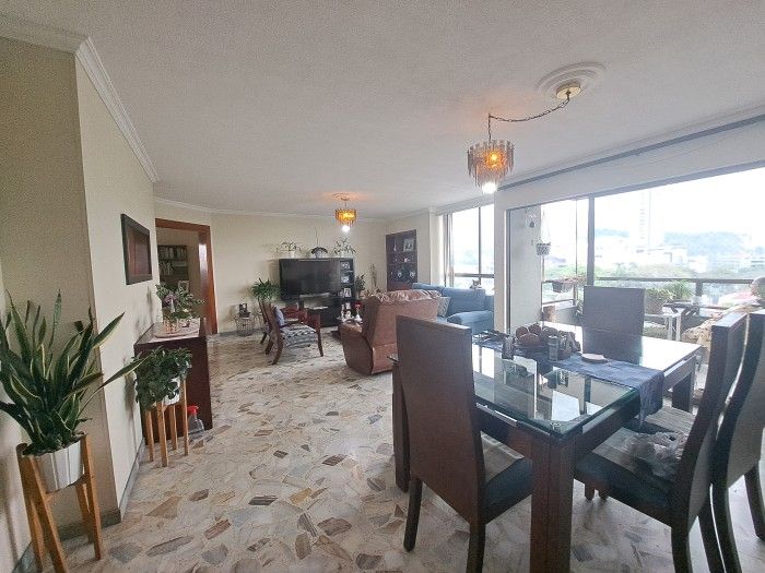 Apartamento en venta Valle Del Cauca Cali San Vicente 123 m2 Habitaciones 3 Baños 2 Garajes 2 Precio $490000000