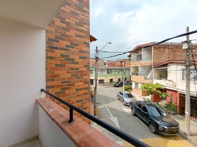 Apartamento en arriendo Antioquia Medellín Altavista 75 m2 Habitaciones 3 Baños 2 Garajes 0 Precio $2450000