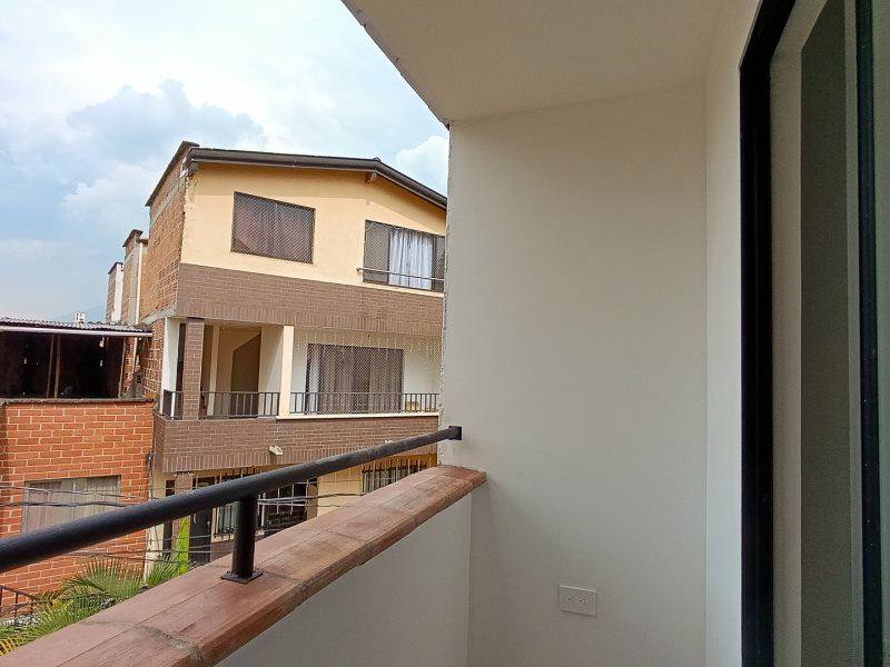 Apartamento en arriendo Antioquia Medellín Altavista 75 m2 Habitaciones 2 Baños 2 Garajes 0 Precio $2300000