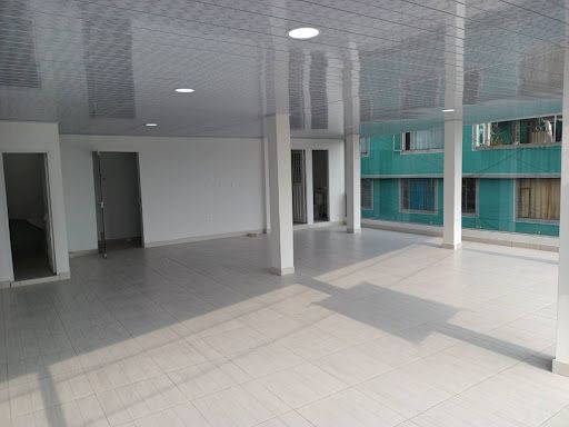 Local en arriendo Cundinamarca Bogotá Escocia 120 m2 Habitaciones 0 Baños 2 Garajes 0 Precio $2530000