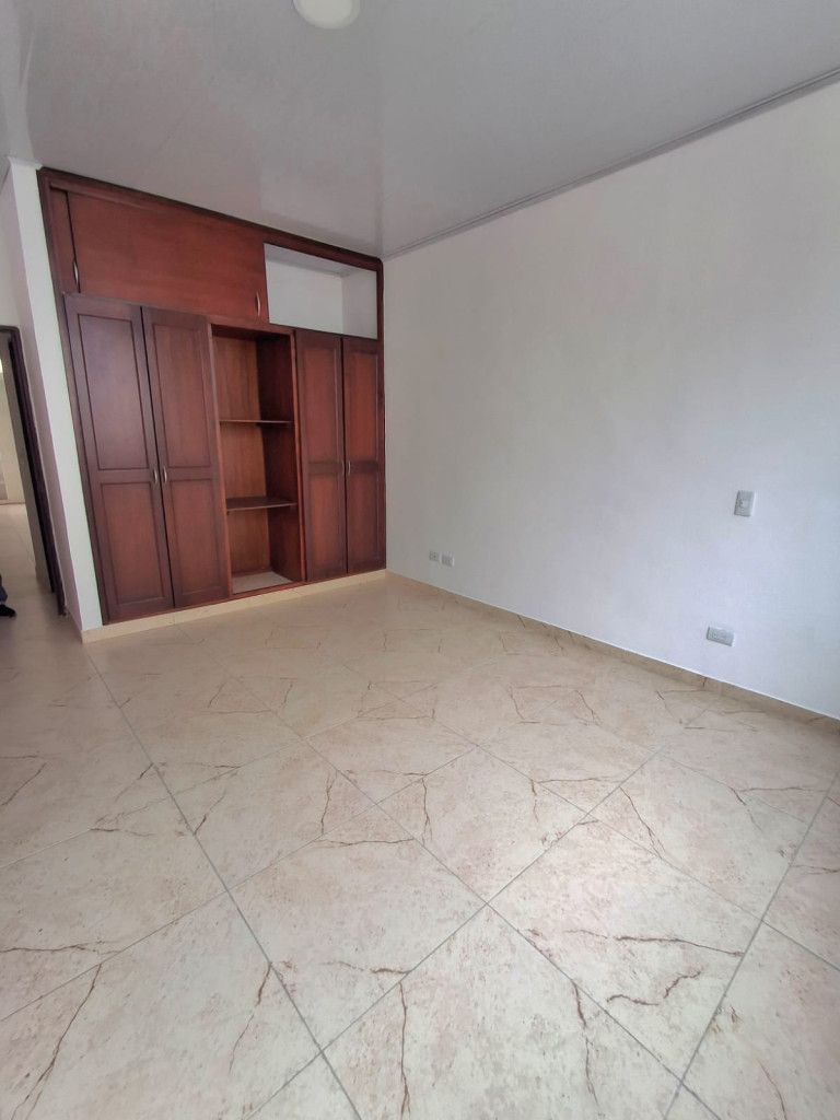 Apartaestudio en arriendo Valle Del Cauca Cali La Flora 37 m2 Habitaciones 1 Baños 1 Garajes 1 Precio $1500000