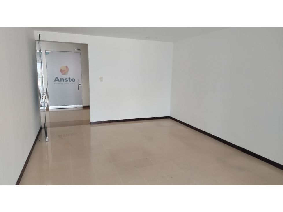 Oficina en arriendo Antioquia Medellín La Castellana 25 m2 Habitaciones 0 Baños 1 Garajes 1 Precio $2800000