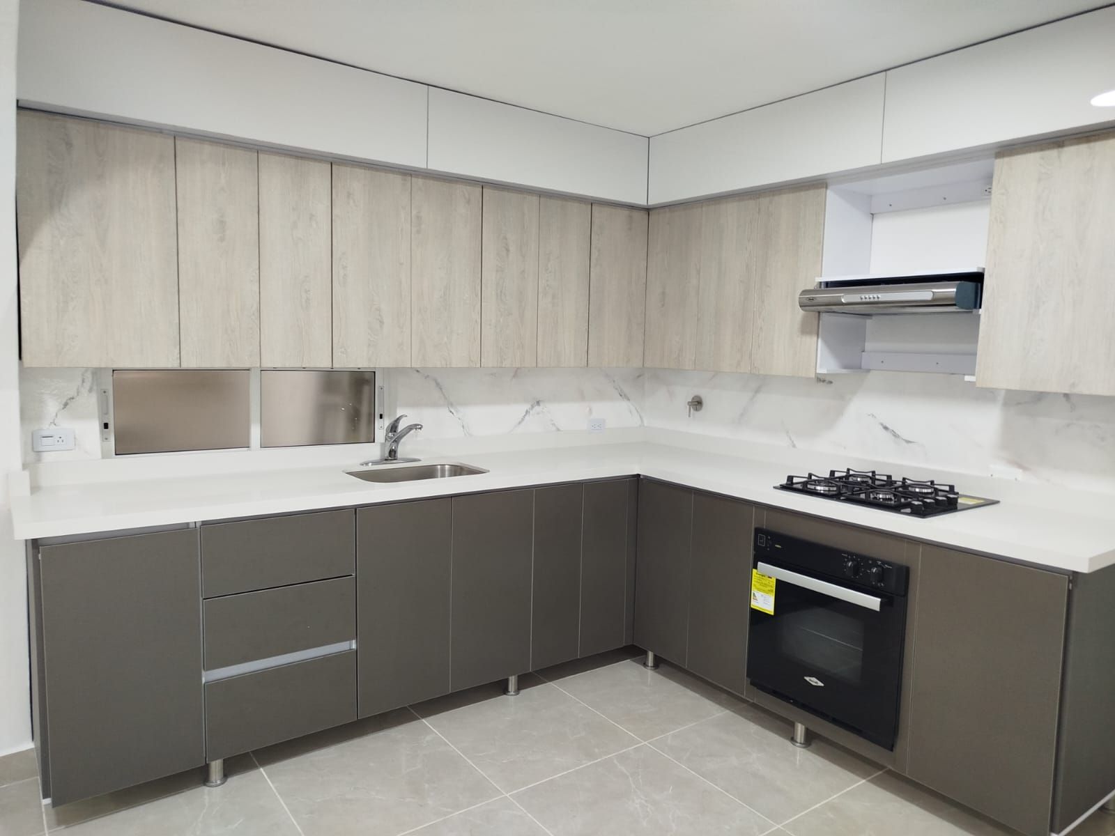 Casa en venta Antioquia Medellín La Castellana 176 m2 Habitaciones 5 Baños 3 Garajes 2 Precio $1100000000