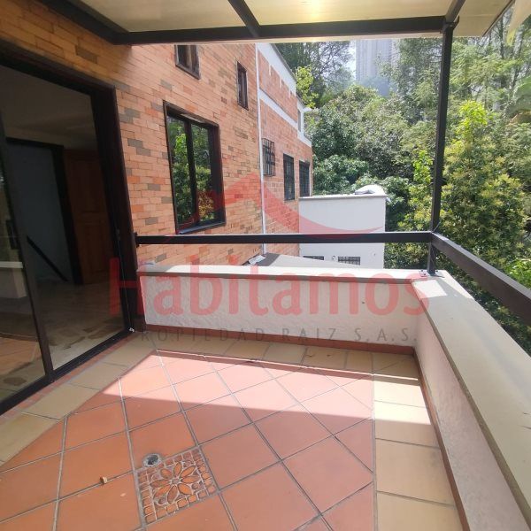 Casa en arriendo o venta Antioquia Medellín Asomadera No2 200 m2 Habitaciones 3 Baños 4 Garajes 2 Precio venta $1850000000 Precio arriendo $6800000
