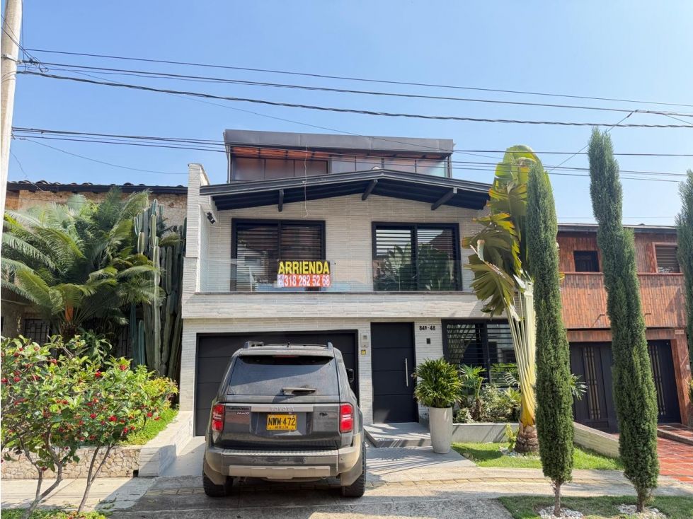 Casa en arriendo o venta Antioquia Medellín Medellín 343 m2 Habitaciones 4 Baños 6 Garajes 2 Precio venta $2500000000 Precio arriendo $11000000