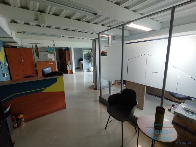 Oficina en arriendo Antioquia Sabaneta Entre Amigos 168 m2 Habitaciones 0 Baños 4 Garajes 0 Precio $15000000
