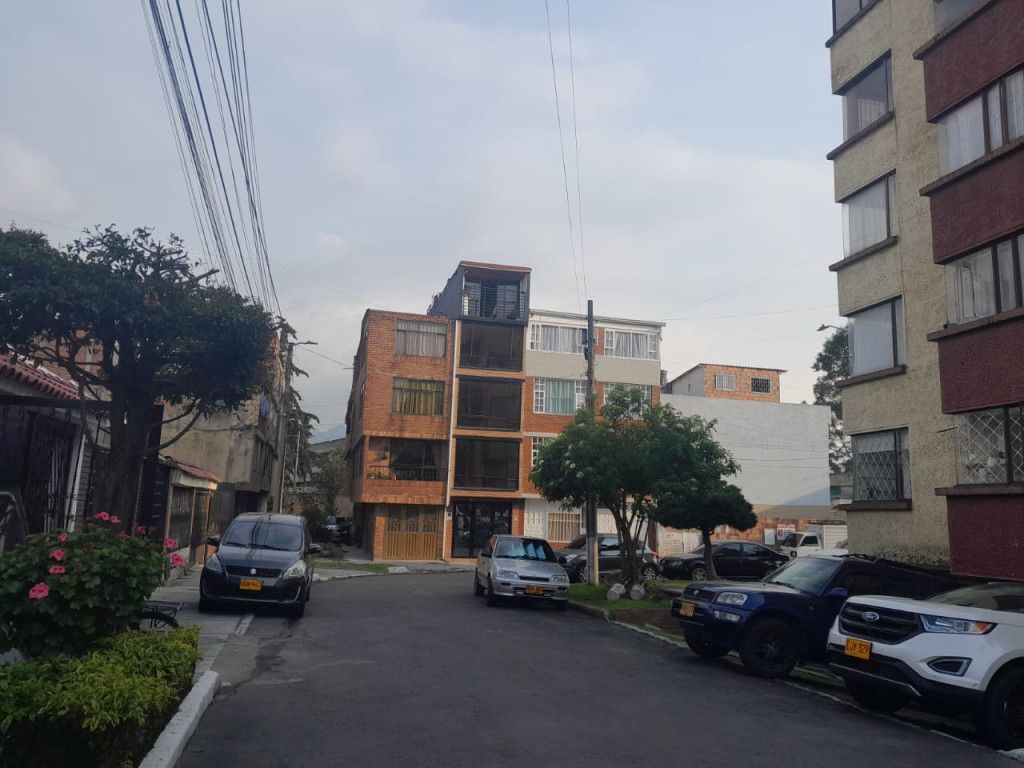 Apartamento en venta Cundinamarca Bogotá Bellavista Occidental 52 m2 Habitaciones 3 Baños 2 Garajes 1 Precio $450000000