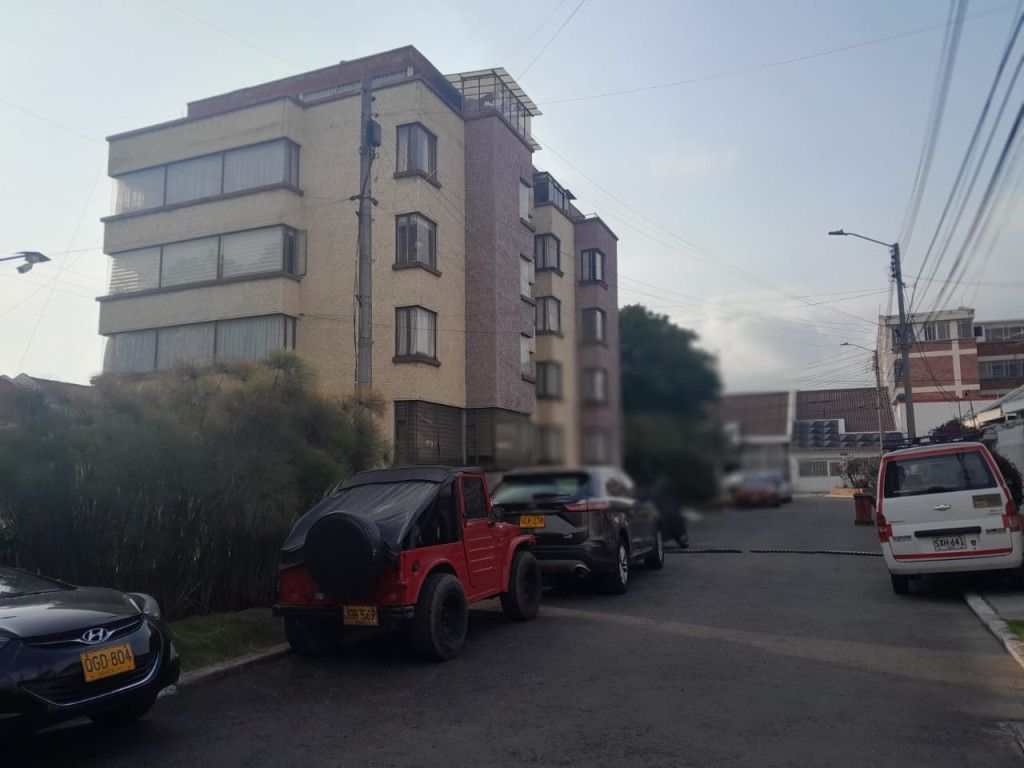 Apartamento en venta Cundinamarca Bogotá Bellavista Occidental 52 m2 Habitaciones 3 Baños 2 Garajes 1 Precio $450000000