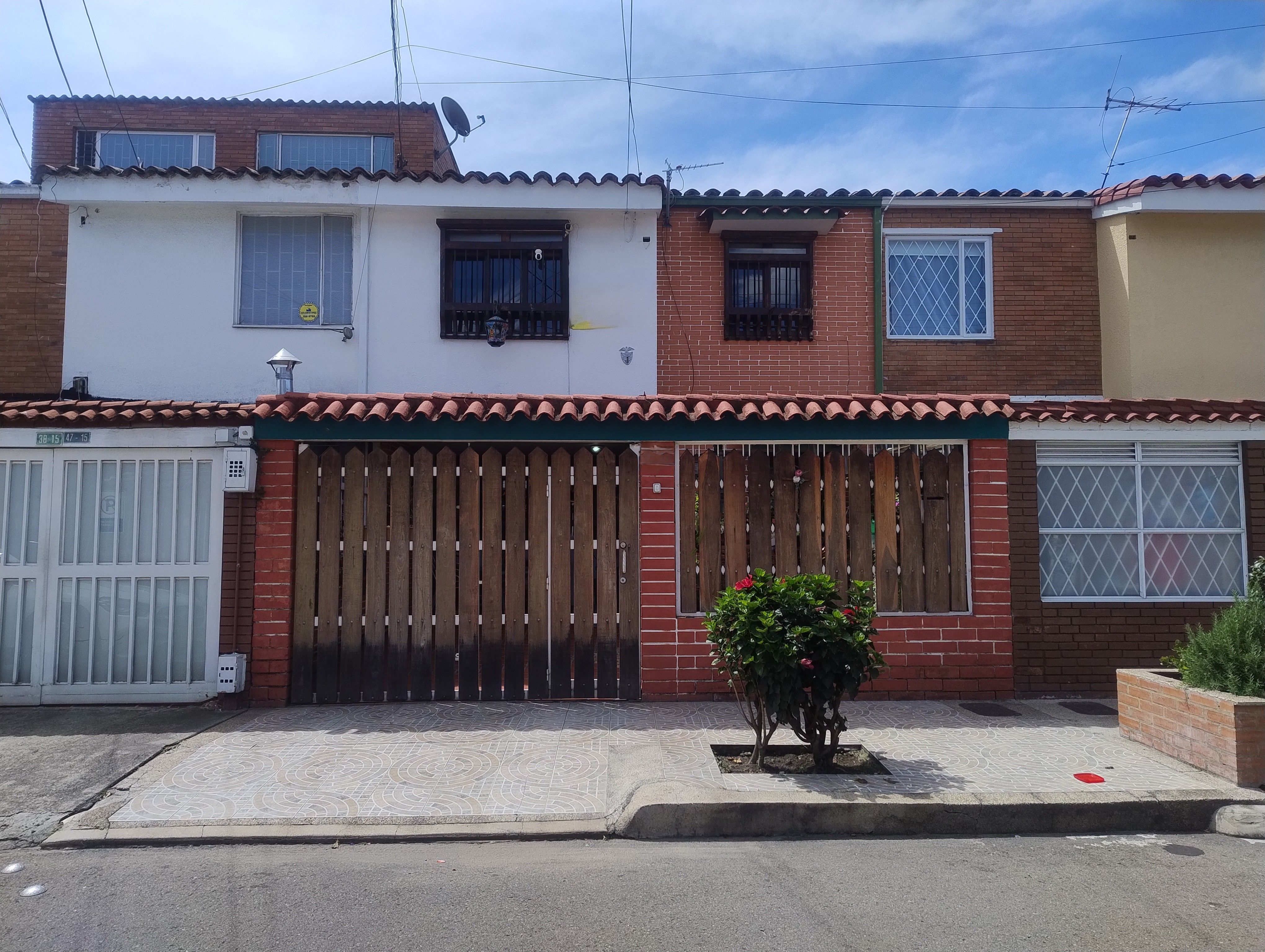 Casa en venta Cundinamarca Bogotá Santa Helena 143 m2 Habitaciones 4 Baños 2 Garajes 2 Precio $635000000